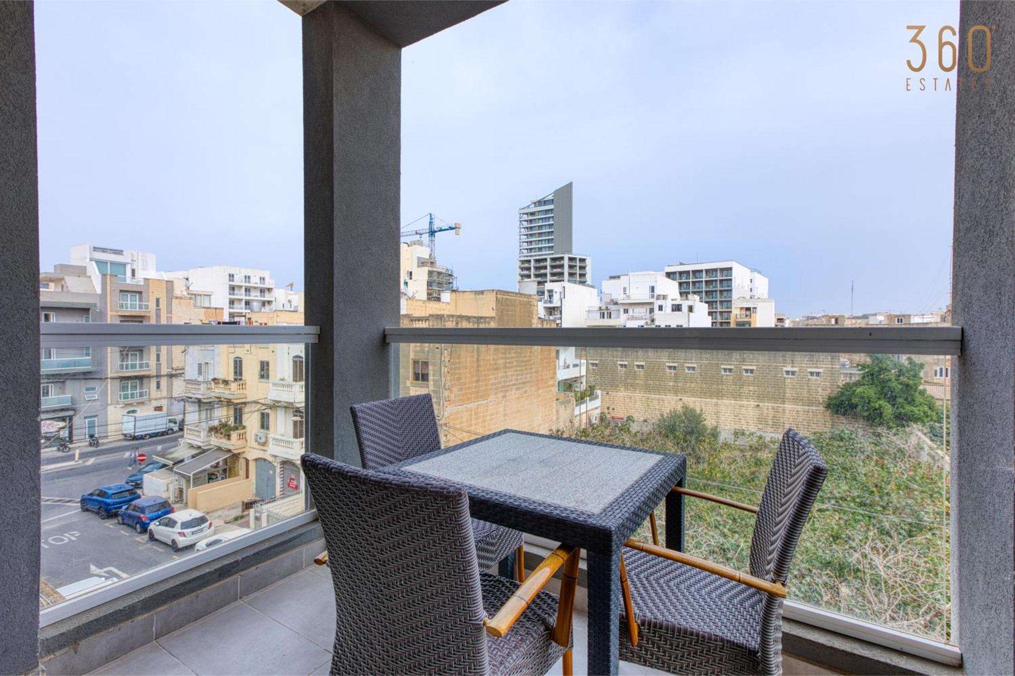 A Lovely 3 Bedroom, 3 Baths Home In The Centre Of Gzira By 360 Estates Bagian luar foto