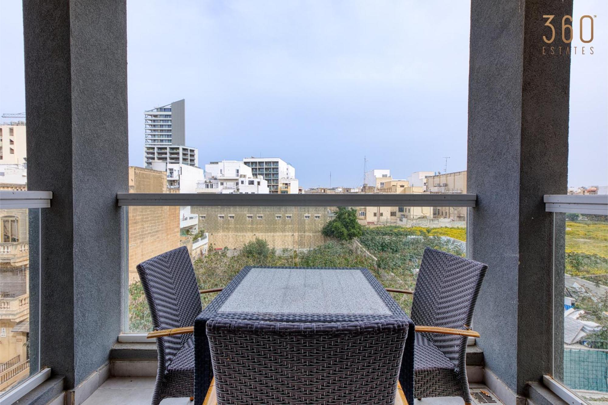 A Lovely 3 Bedroom, 3 Baths Home In The Centre Of Gzira By 360 Estates Bagian luar foto